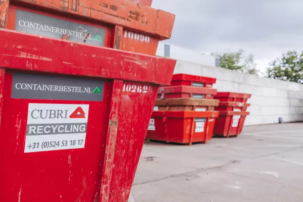 Hoe werkt het huren van een container in Veendam?